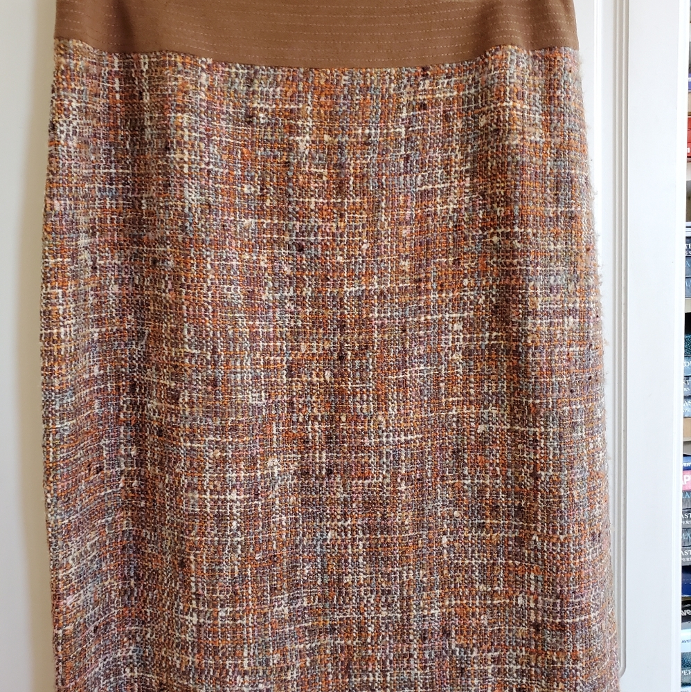 Carlisle skirt in tweed of  multiple colors